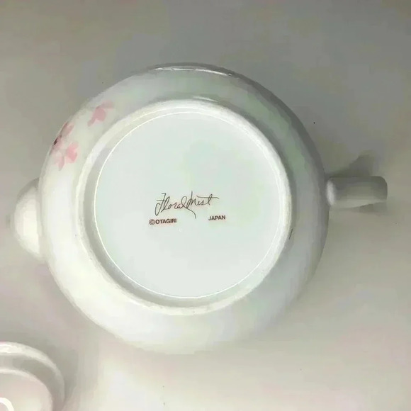 * RARE FIND *Otagiri  —Japan, Small Floral Teapot "Floral Mist" - Picture 10 of 12